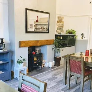 The Sandalwood - Couples Only Bed & Breakfast