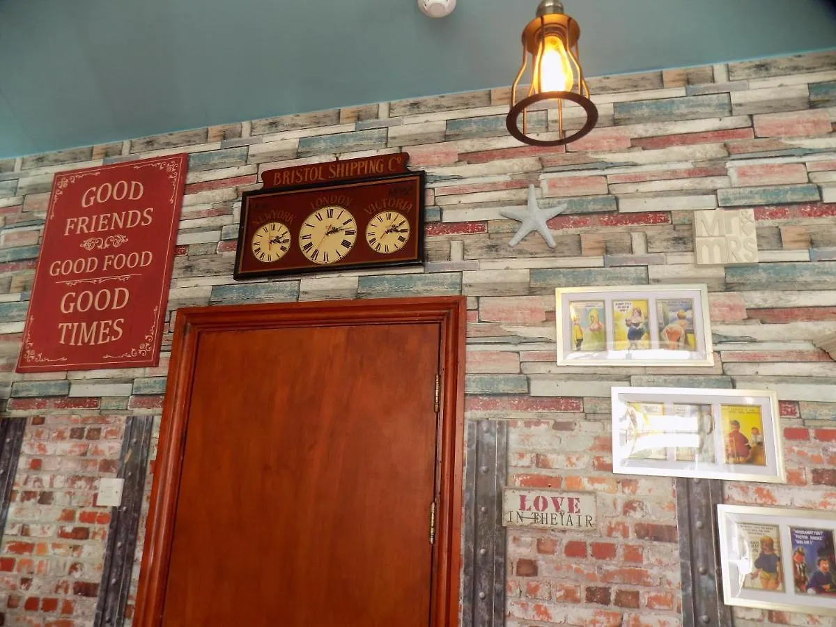 Tracey'S Driftwood Bed & Breakfast Blackpool