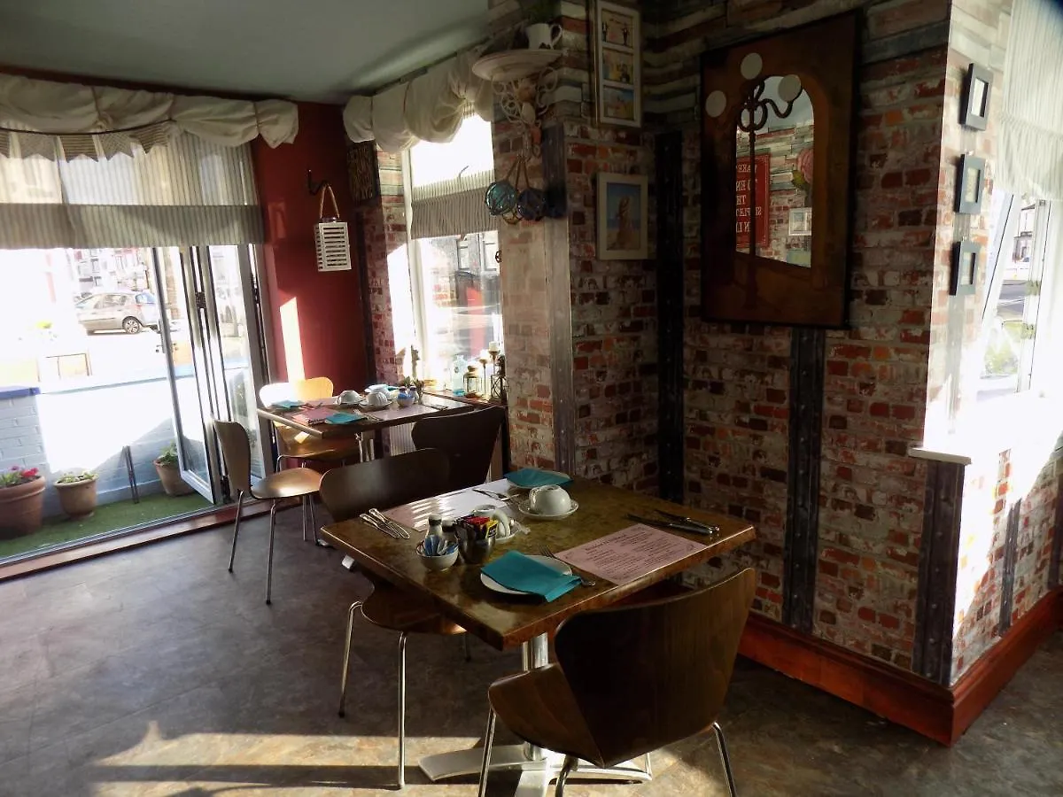 Tracey'S Driftwood Bed & Breakfast Blackpool